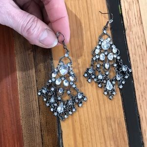 Vtg chandelier drop earrings